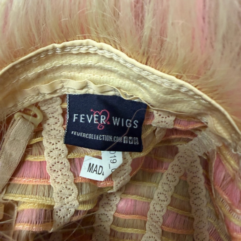 Fever Sienna Wig Adult Blonde Candy - Picture 7 of 7
